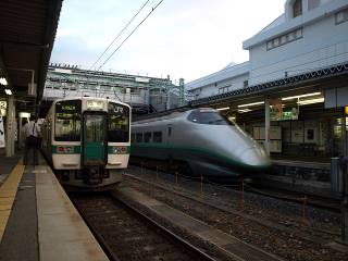 米沢駅で在来線と新幹線